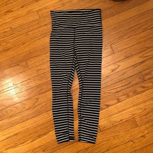 Athleta 7/8 leggings in Powervita fabric